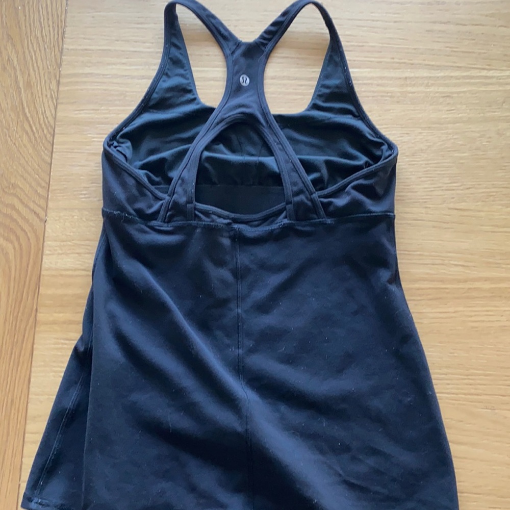 Black lululemon tank